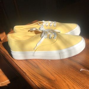 Never worn, forever 21 sneakers